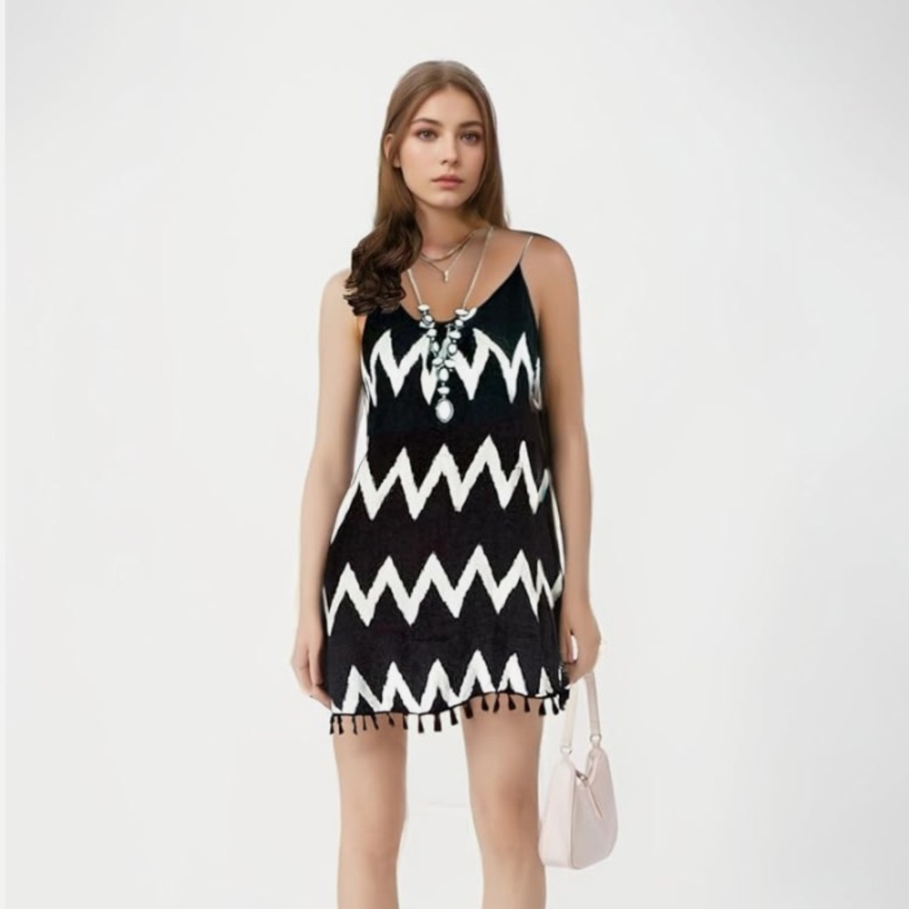10 / $10 NWT No Label Zig Zag Tassel  Dress runs like small